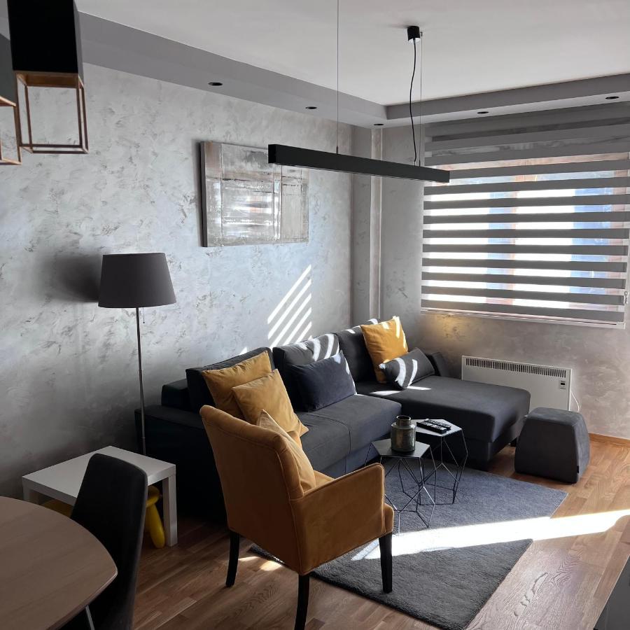 Ns In Apartment