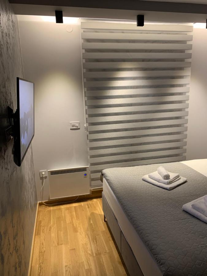 Ns In Apartment